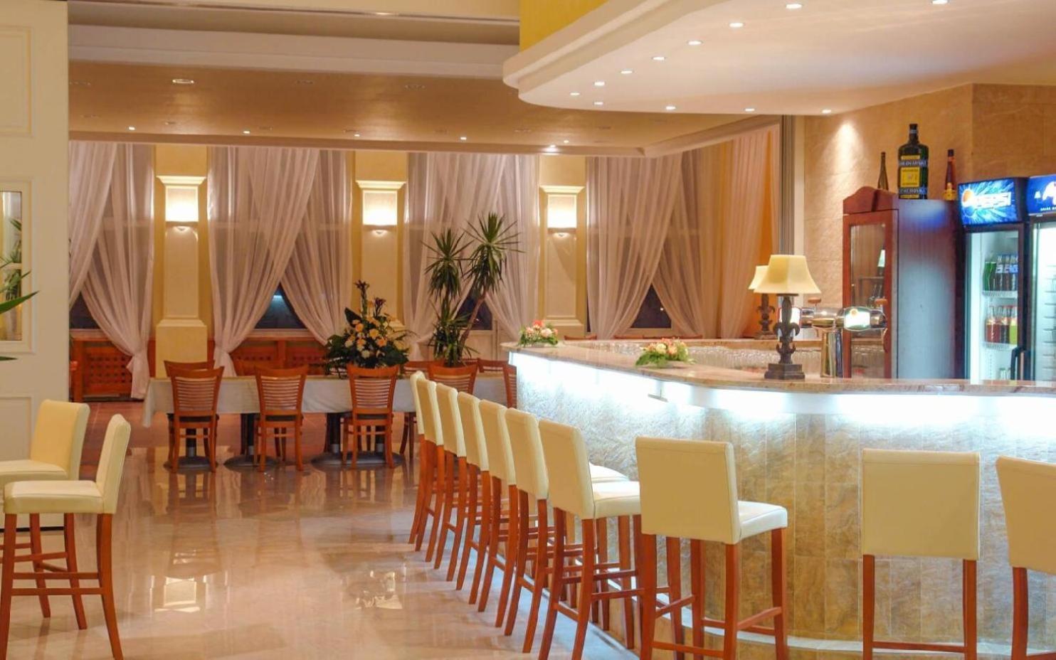 Hotel Bila Ruze Písek Exterior foto