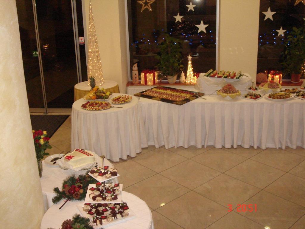 Hotel Bila Ruze Písek Exterior foto