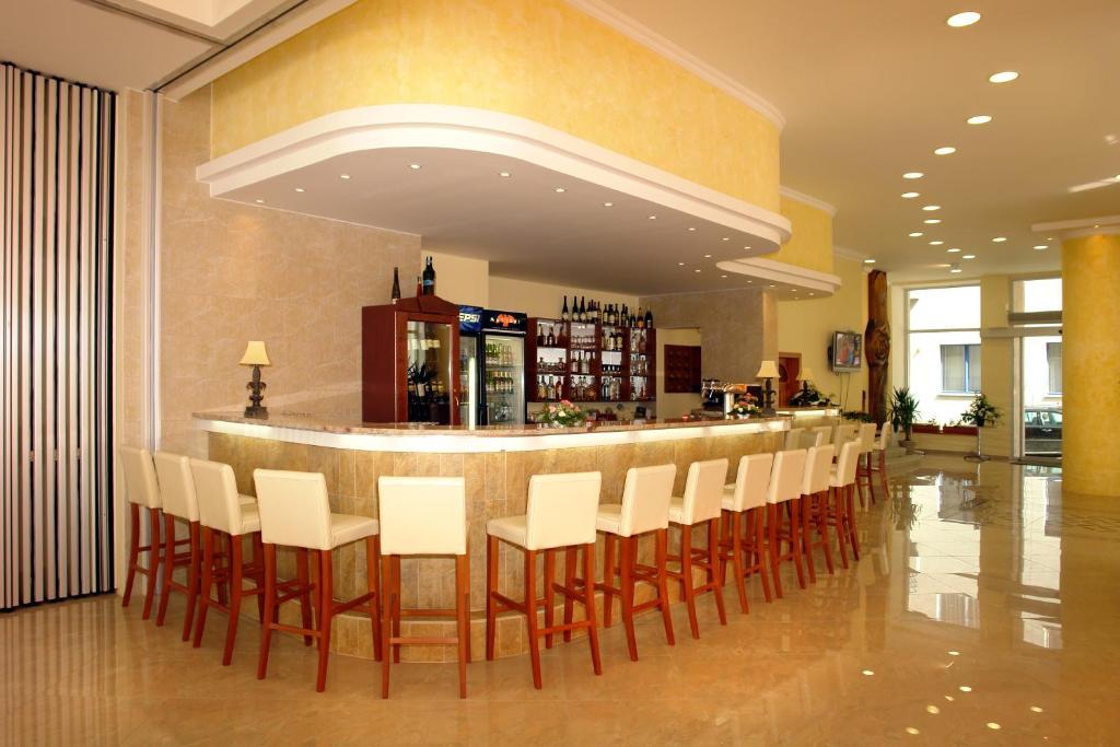 Hotel Bila Ruze Písek Exterior foto