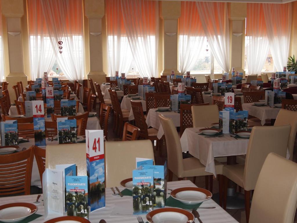 Hotel Bila Ruze Písek Exterior foto