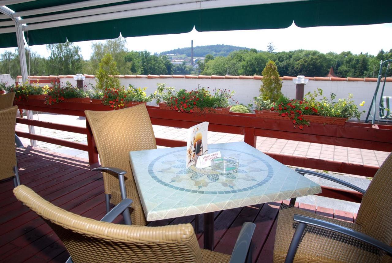 Hotel Bila Ruze Písek Exterior foto