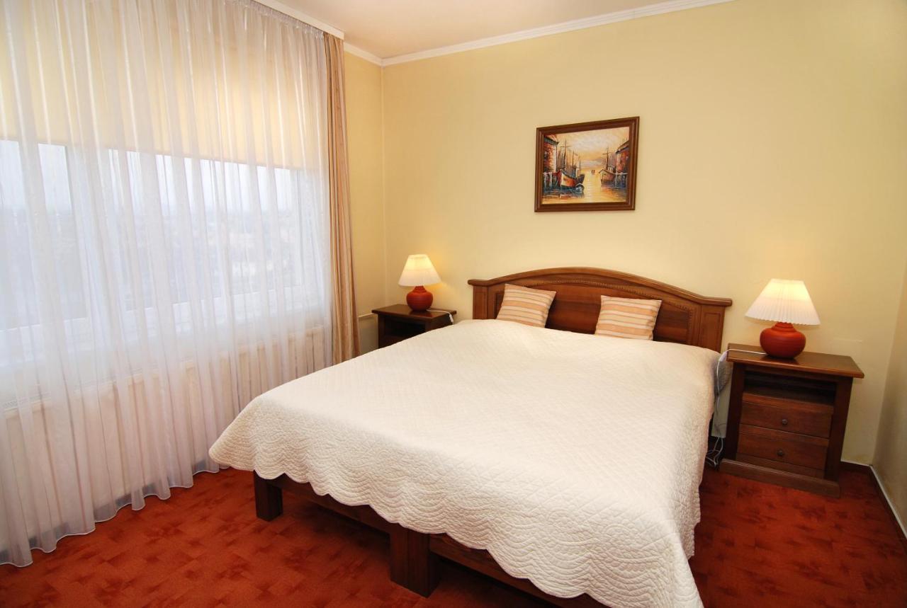 Hotel Bila Ruze Písek Exterior foto