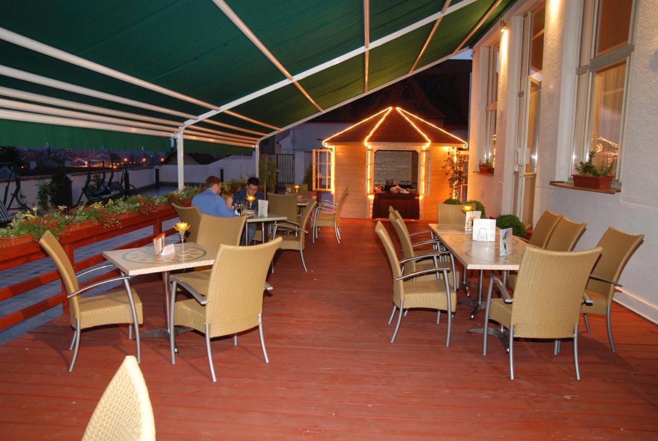 Hotel Bila Ruze Písek Exterior foto