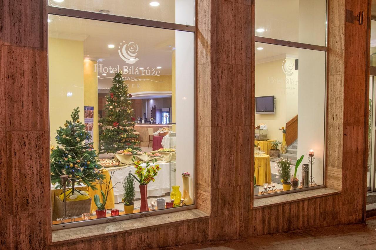 Hotel Bila Ruze Písek Exterior foto