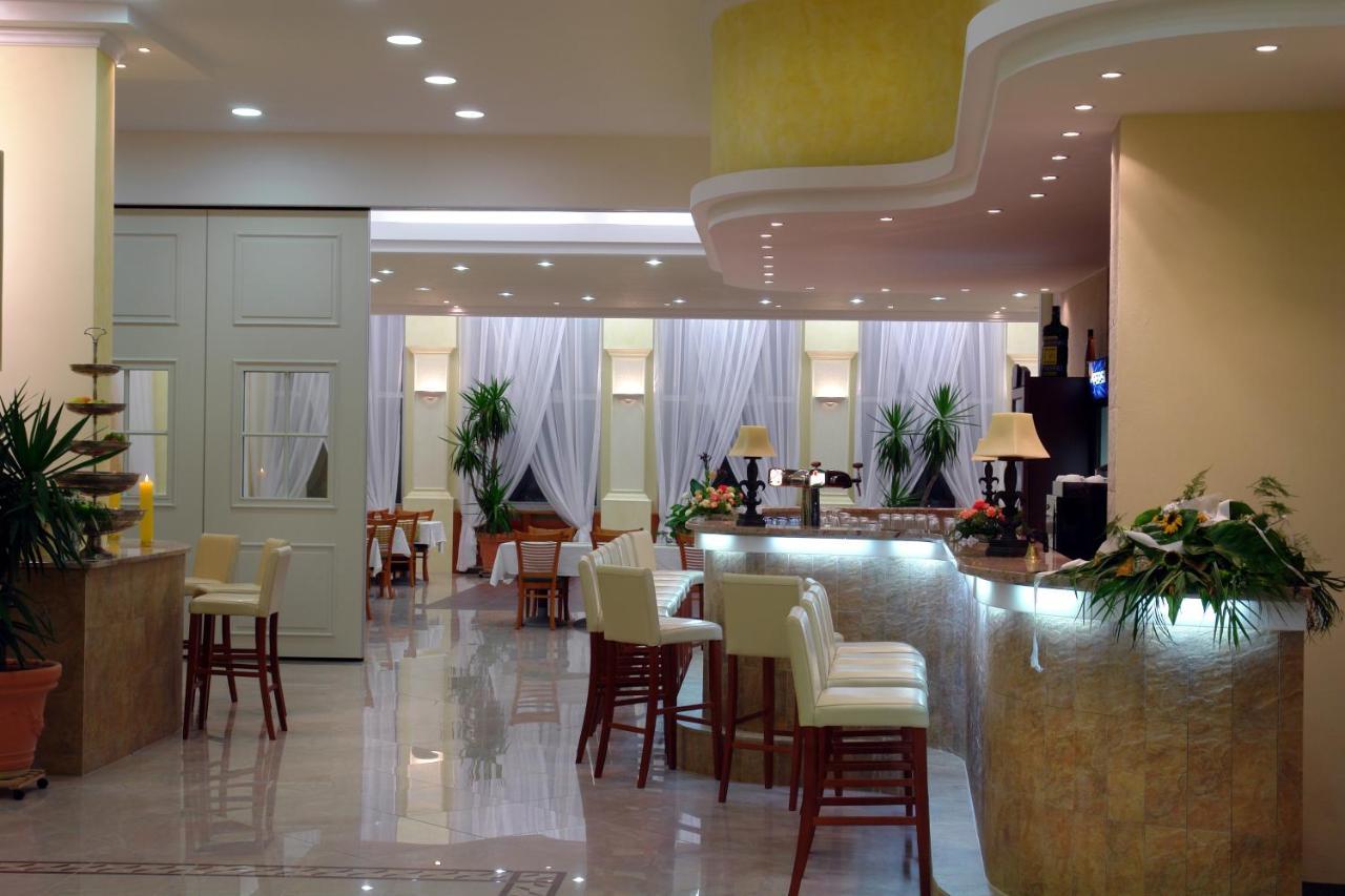 Hotel Bila Ruze Písek Exterior foto